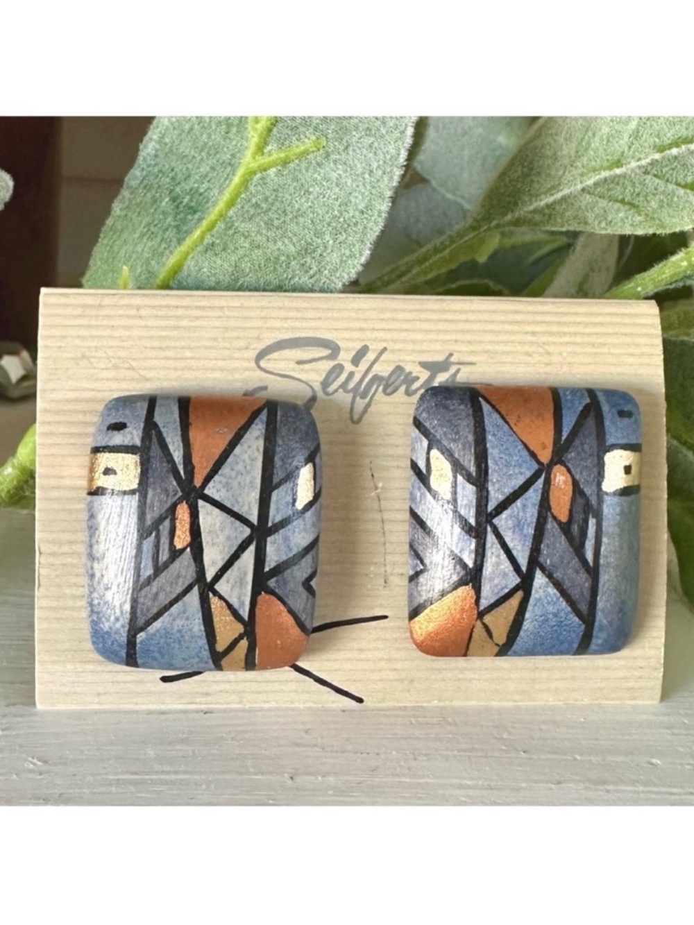 Seiferts vintage 1980’s wooden earrings